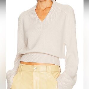 Talena V Neck Sweater in Light Oat
Helsa